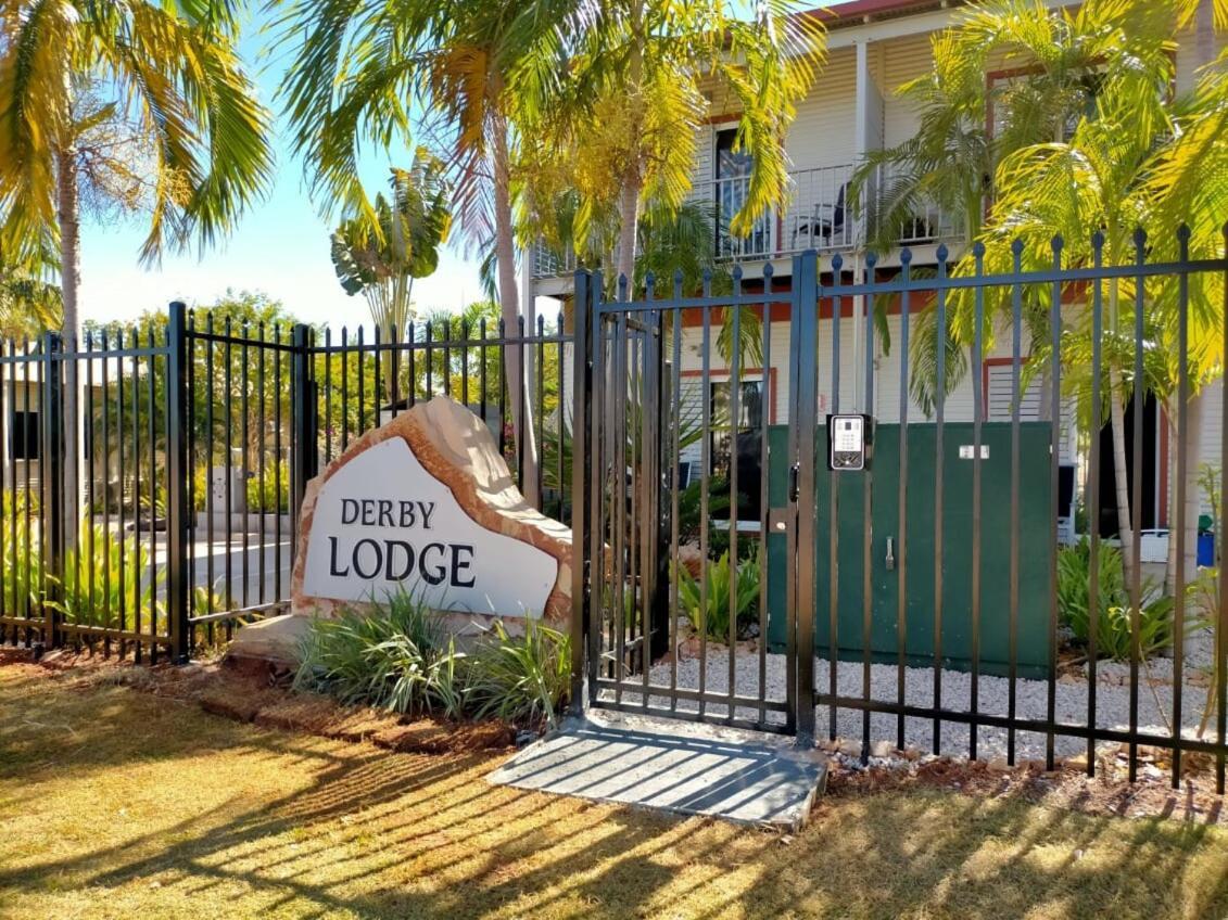Derby Lodge Self Contained Apartments Ngoại thất bức ảnh