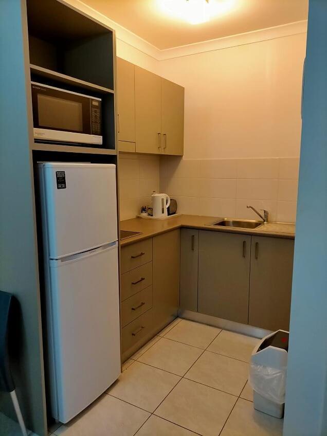 Derby Lodge Self Contained Apartments Ngoại thất bức ảnh