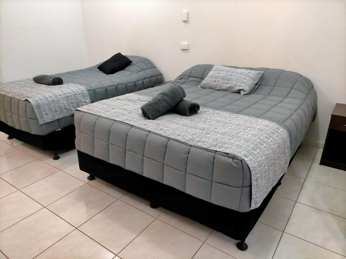 Derby Lodge Self Contained Apartments Ngoại thất bức ảnh